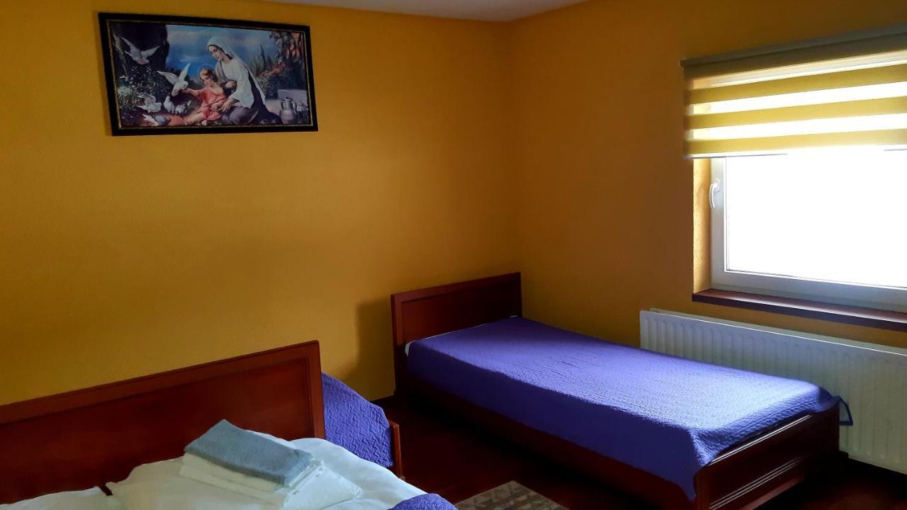 Dacha Podobovets 127 Hotel Exterior photo