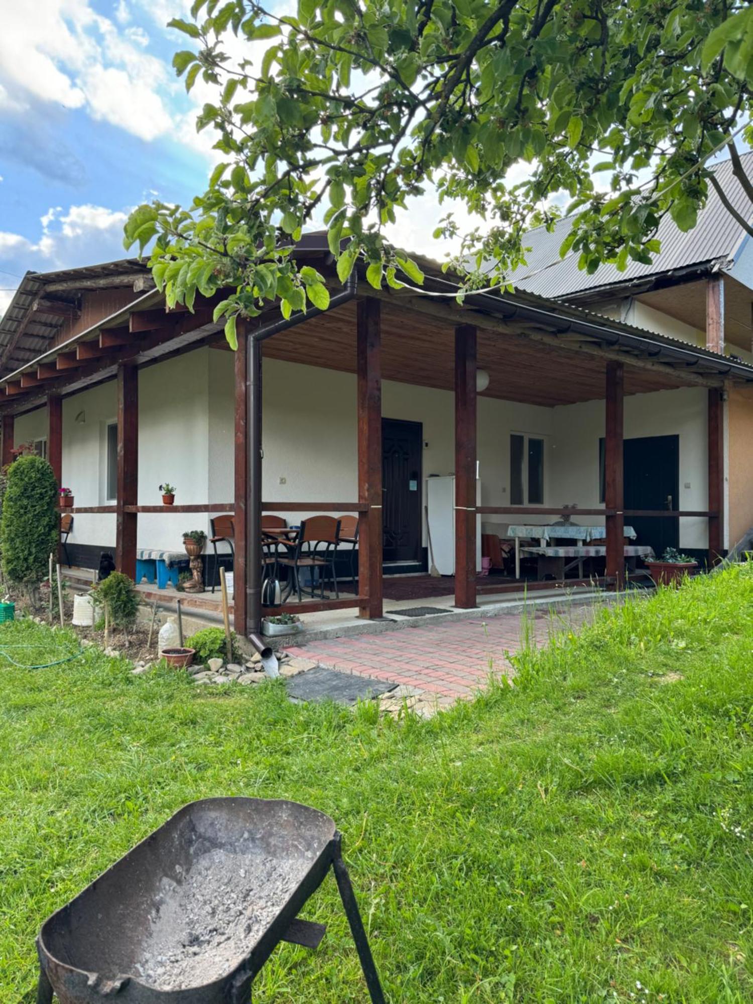 Dacha Podobovets 127 Hotel Exterior photo